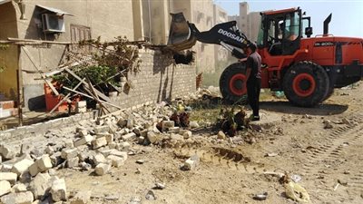 بالصور.. حى فيصل يشن حملة لازالة 12 حالة إشغال وتعدي بنطاق الحي