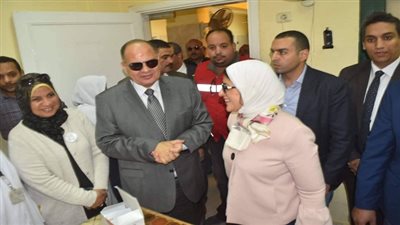 بالصور..  محافظ الفيوم ووزيرة الصحة يتفقدان لجان حملة مسح فيروس c