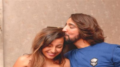 مادونا جمال تتألق بفستان من تصميم هاني البحيري في إفتتاح مهرجان القاهرة السينمائي الدولي