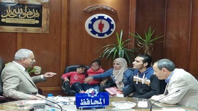 23مواطناً يشكون همومهم لمحافظ السويس في اللقاء الجماهيري الثامن