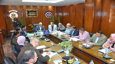 فى تنفيذى السويس.. المحافظ يؤكد علي الصحة الاستعداد الجاد لاستقبال حملة مكافحة فيروس سي