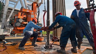 قرار هام للعاملين المصريين بالسعودية