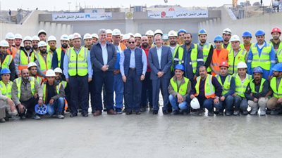 السيسى يتفقد مشروع أنفاق قناة السويس شمال الإسماعيلية