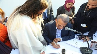 عادل حمودة يكشف تفاصيل كتابه عن المخرج صلاح ابو سيف