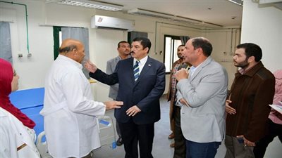 محافظ القليوبية يقوم بجولة مفاجئة ليطمأن علي سير العمل بمستشفى حميات بنها 