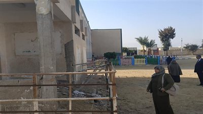 وكيل تعليم السويس تستعجل إزالة مبنى مكتبة مدرسية حرصا على سلامة التلاميذ