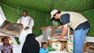 مركز الملك سلمان للإغاثة يُسير قوافل مساعدات طبية لعدة مدن يمنية
