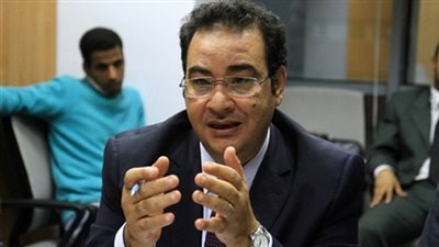 نائب يستعرض ضياع ٧ مليارات من خزانة الدولة بسبب موظفي الشيخ زايد