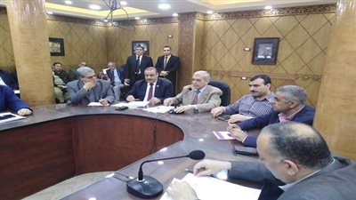 عجلان يجتمع بمديري الادارات للاستعداد لحملة الكشف والفحص عن فيروس C لطلاب المرحلة الثانوية بالقليوبية 