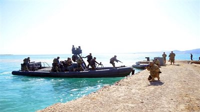 القوات البحرية المصرية والفرنسية تنفذان تدريب بحرى عابر بالبحر الأحمر