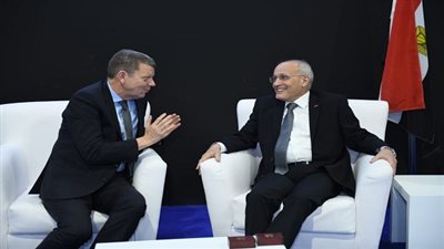 العصار يبحث  مع شركة 