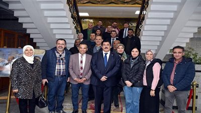 مرزوق يستقبل وفد من اطباء أول قافلة طبية فى الأمراض الجلدية والتناسلية