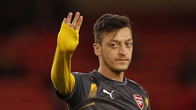 شاهد| فضيحة مدوية لنجوم أرسنال صورتها كاميرا مراقبة