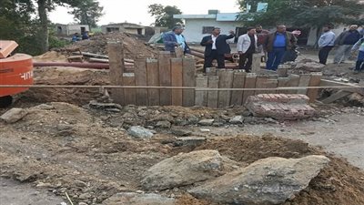 بالصور.. أهالي بالدقهلية يناشدون المسئولين لحل مشكلة غلق الطريق الرئيسى  