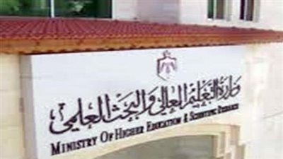 أساتذة وخبراء 