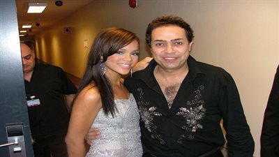 بالصور.. زي اليومين دول بتاريخ ١١ من ديسمبر ٢٠٠٦.. حكيم يخطف أنظار العالم في حفل توزيع جوائز نوبل 