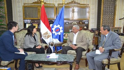 القنصل الصينى لمحافظ السويس: اقامة 8 مشروعات بالسخنة باستثمارات 200 مليون دولار