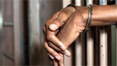 حبس عاطل تعدى على موظف بسلاح أبيض بالبساتين