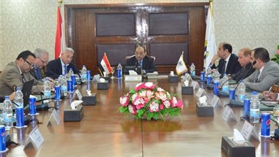 وزير التنمية المحلية يستقبل وفد ممثلى الجهات الدولية المشاركة فى مشروع البرنامج الوطنى لإدارة المخلفات الصلبة 