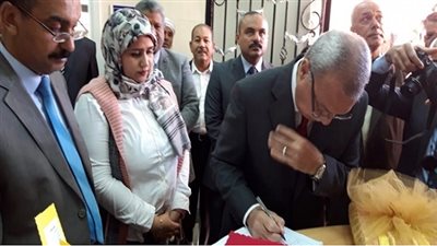 محافظ قنا يفتتح الوحدة الصحية بمدينة قنا الجديدة