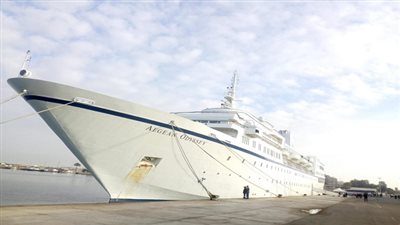 السويس تستقبل اولى السفن السياحية الانجليزية  