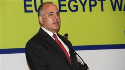 المحاور الصغير .. ولقاء أبوى بين وزير الموارد المائية والرى وأجيال المستقبل.. زهور الوطن