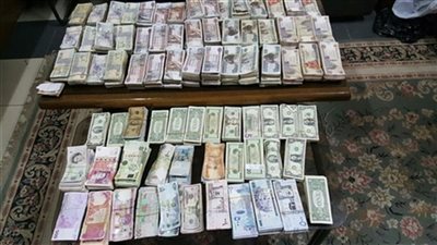 ضبط عملات اجنبية ومحلية بحوزة صاحب محل أدوات كهربائية بالغربية 