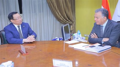 وزير النقل يستعرض الفرص الاستثمارية في مجال السكك الحديدية 