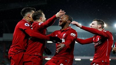 ليفربول يضرب مان يونايتد بثلاثية ويتصدر الدوري الإنجليزي
