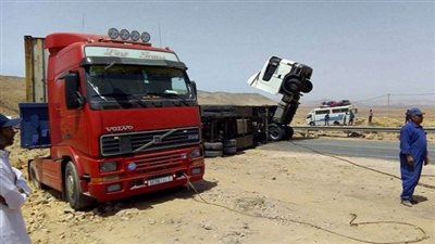 مصرع سائق وإصابة 2 آخرين فى حادث انقلاب سيارة بصحراوى البحيرة