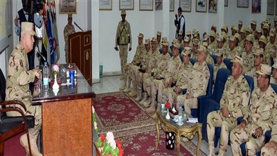 رئيس الأركان يشهد المرحلة الرئيسية لمشروع مراكز القيادة والمشروع التكتيكى بجنود 