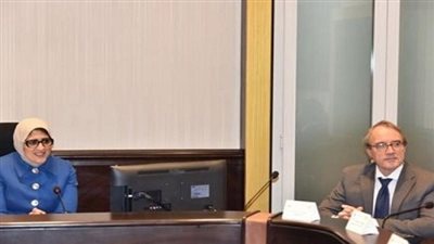 وزيرة الصحة تبحث مع 