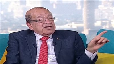 وسيم السيسي للمصريين: 'اتحملوا.. المواطن بانجلترا كان له بيضة أسبوعيا