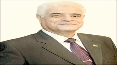 رئيس حي البساتين يصادر خلاطة خرسانية تقوم بأعمال بناء مخالف