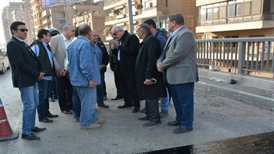 محافظ الجيزة يعاين المطبات الصوتية بمحور صفط اللبن