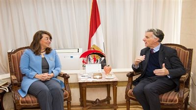 غادة والى تستقبل السفير البريطاني بالقاهرة 