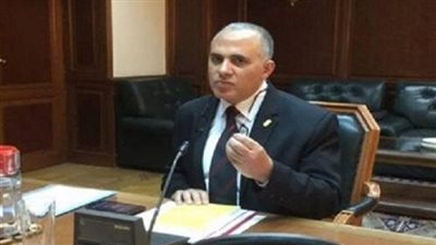 وزير الرى يزور موقع تنفيذ أعمال الحماية من اخطار السيول بمحمية وادى دجلة بالمعادى 