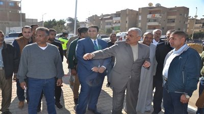 رفع التراكمات ومخلفات المباني من جميع مناطق أحياء السويس