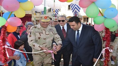 بالصور.. قائد الجيش يفتتح معرضا للمشغولات اليدوية بجمعية الصفاء للمعاق