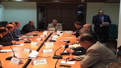 صالح يجتمع بقيادات هيئة موانىء البحر الاحمر