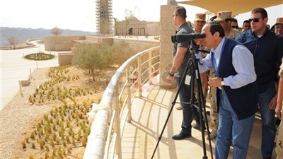 السيسي يتفقد محور روض الفرج والمتحف المصري الكبير وهضبة الأهرام