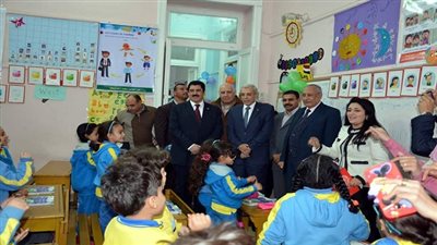 مرزوق وعجلان يتفقدا اعمال المسح الطبي الشامل لمبادرة الرئيس للكشف عن فيروس سي بمدرسة السلام ببنها