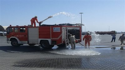 ميناء نويبع يشهد تنفيذ مناورات حريق على المنشأت