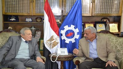 محافظ السويس يبحث مع رئيس مجلس ادارة مكتبات مصر إنشاء مكتبة عامة بالمحافظة