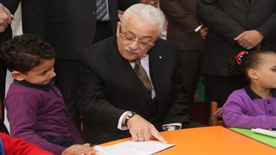 وزير التعليم يزور مدرسة الإمام الشافعى الابتدائية بالمقطم  