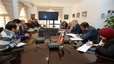 البيئة تعقد اجتماعا لبحث آليات دمج القطاع الخاص فى  منظومة الإدارة المتكاملة للمخلفات