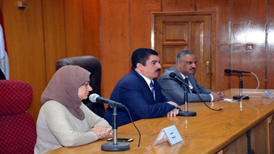 مرزوق  ونائبته يعقدان إجتماعا مع أعضاء نادي الفتاه والمرأة لتفعيل مبادرة 