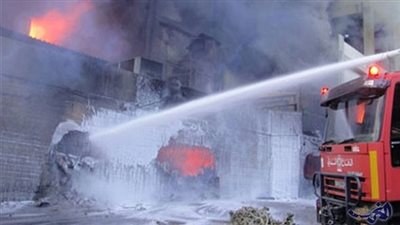 حريق هائل يلتهم معرض هواتف محمولة بالمحلة