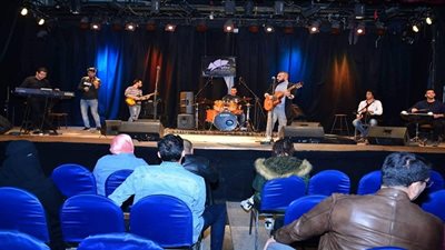 بالصور.. فرقة ذا باند تشعل مسرح الحكمة بساقية الصاوي