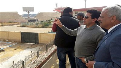 وزير الشباب ومحافظ السويس يتفقدان مشروع انشاء وحدة الطب الرياضى بالمدينة الرياضية